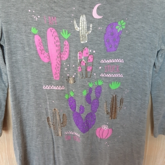Justice Asymmetrical southwest ¾ sleeve tee shirt. - Picture 3 of 6